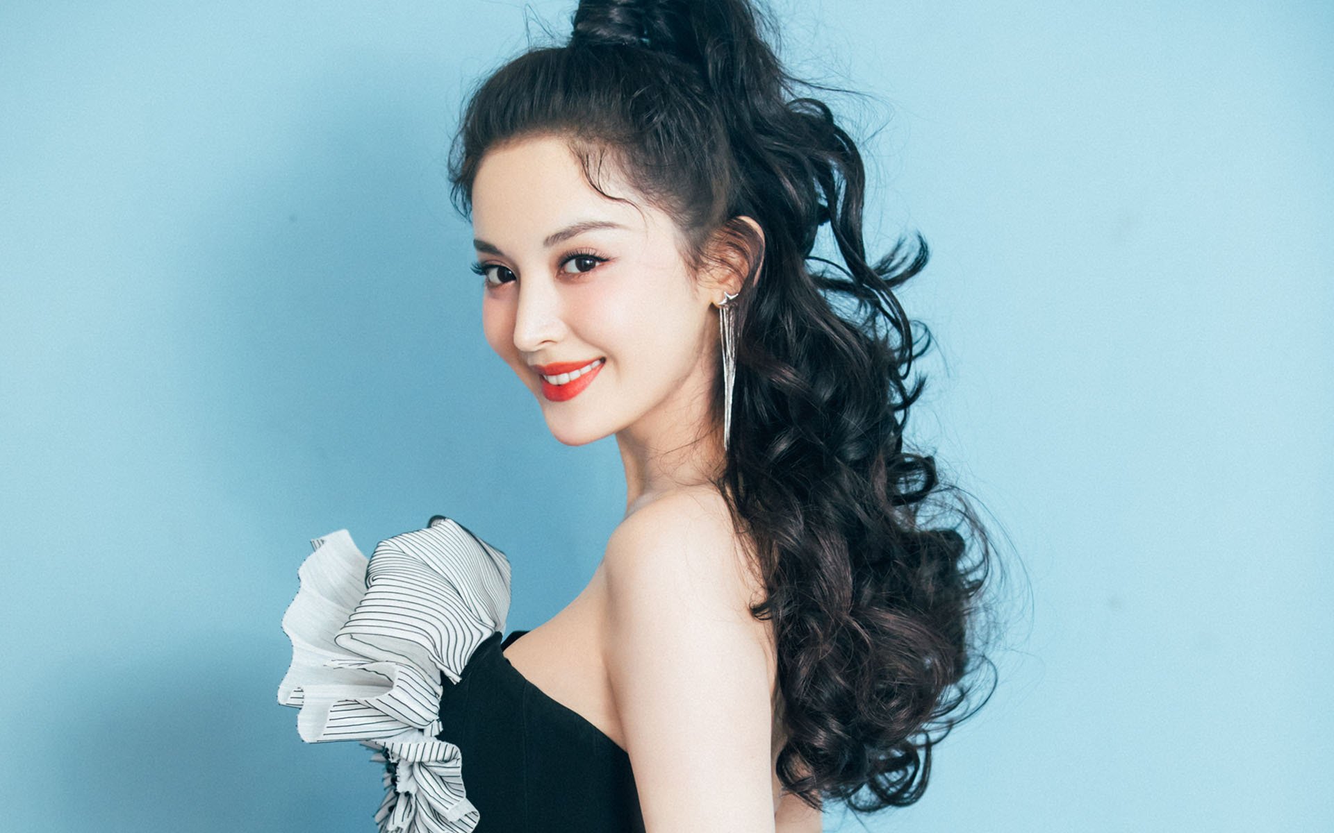 当开拓者的狂风骤雨淹没公牛，布克在纪录之夜选择沉默